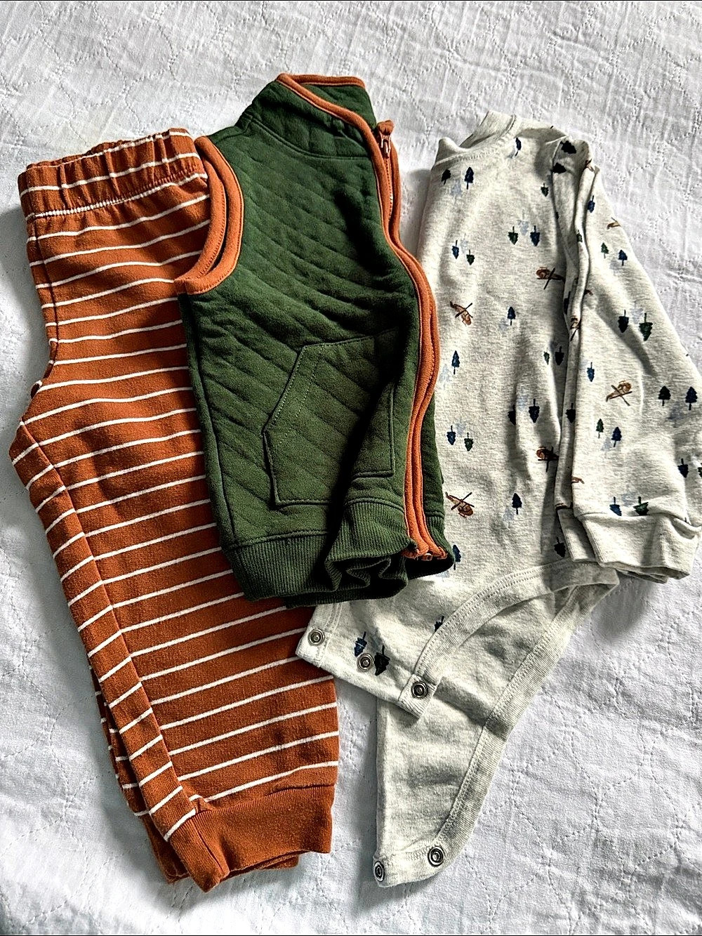 Carter's Baby 24M 3-Piece Set Brown & Green Like New
